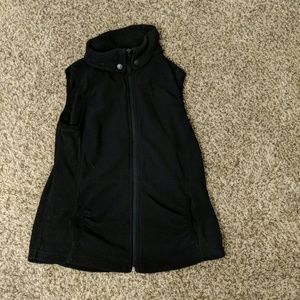 Sleeveless black sweater shirt